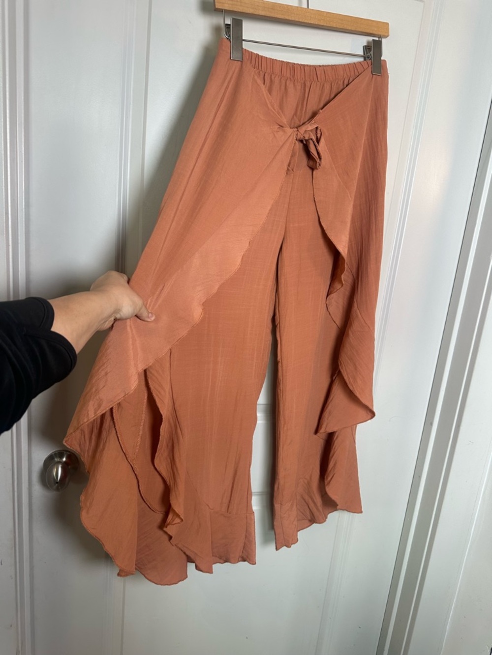 HYFVE Boho Ruffle Tulip Tie Front Lightweight Beachy Peach Pants, Large